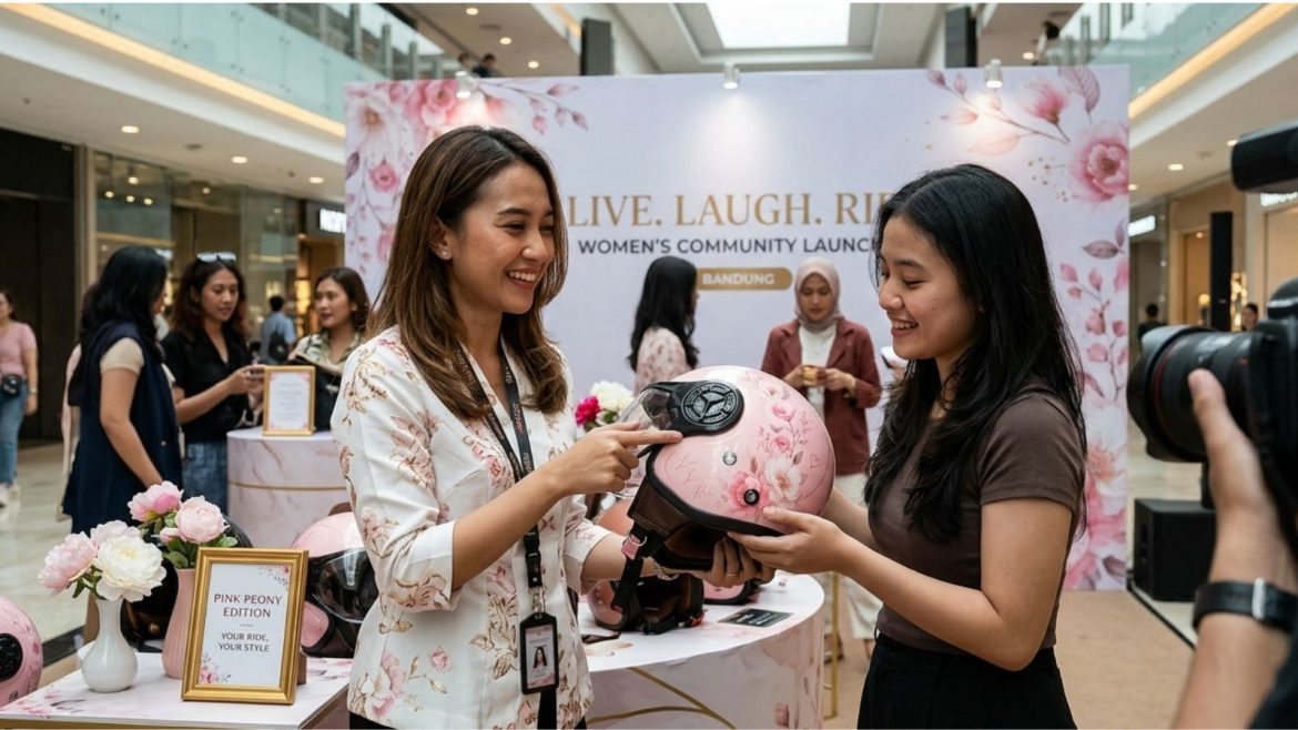 Helm custom pink feminim untuk brand activation dan souvenir perusahaan wanita